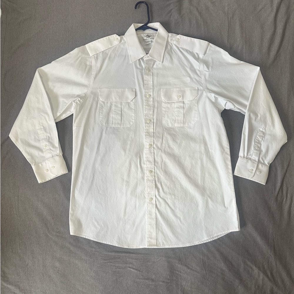 M&H Long Sleeve Pilot Shirt – Men’s Size L (Neck 17.5 / Sleeve 36–37)